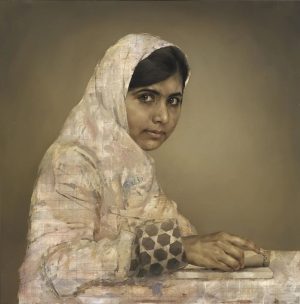 Ritratto a olio di Malala Yousafzai alla scrivania di Jonathan Yeo.