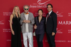 Emilie Edberg e Joseph D'Anna, ex studenti ESE e Managing Partners al Town Hall by Bottaccio, con gli ospiti del gala Mike Figgis, regista nominato agli Oscar, e la compositrice e pianista Rosey Chan — Gala del 30° Anniversario, 4 luglio 2026.